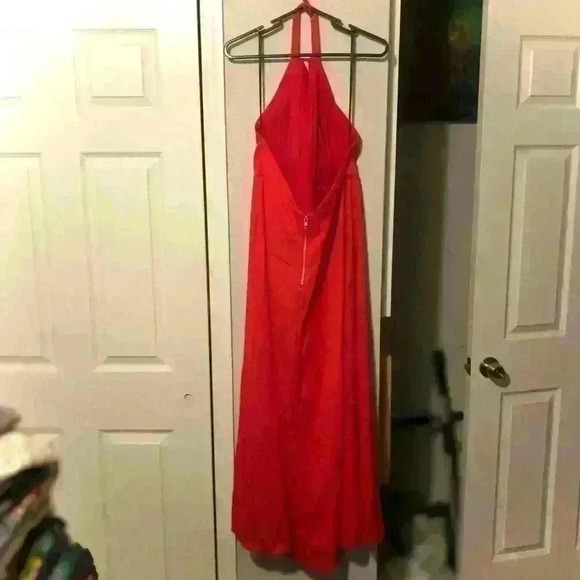NBD x Naven Twins Revolve Red Halter Sleeveless Formal Zip Back Maxi Dress - Picture 3 of 9